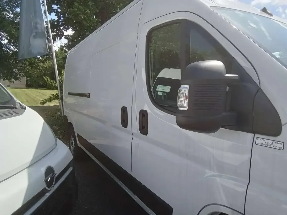 Neu Opel Movano 140 PS (102 kW) 2026 Cassablanca weiß Van