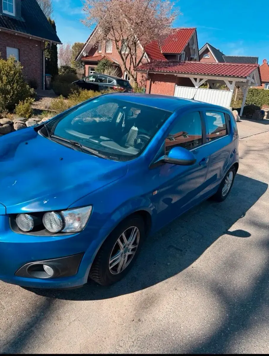 Gebraucht Chevrolet Aveo 95 PS (69 kW) 2012 Blau Limousine