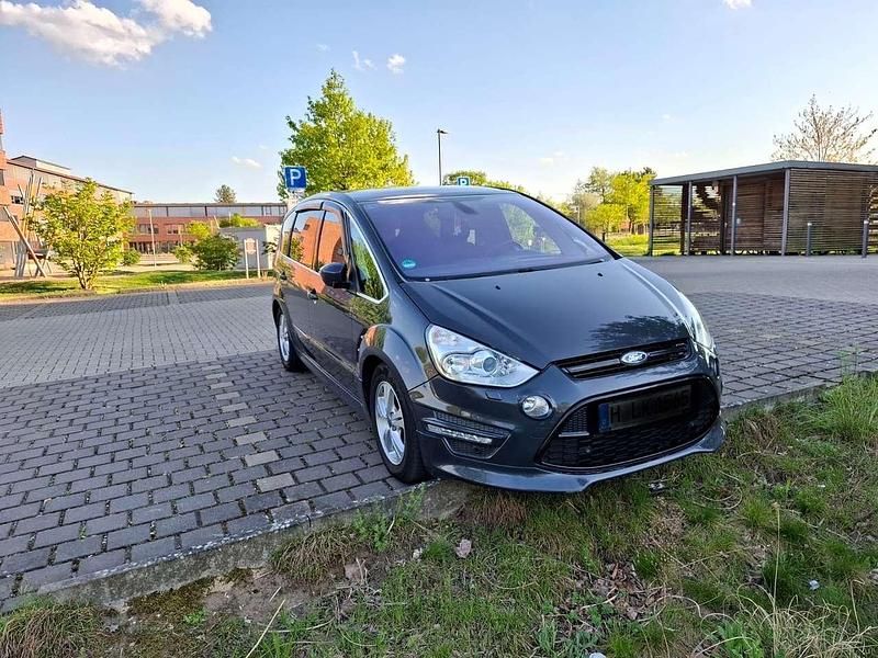 Gebraucht Ford S-MAX Titanium 163 PS (119 kW) 2011 Blau Van / Kleinbus