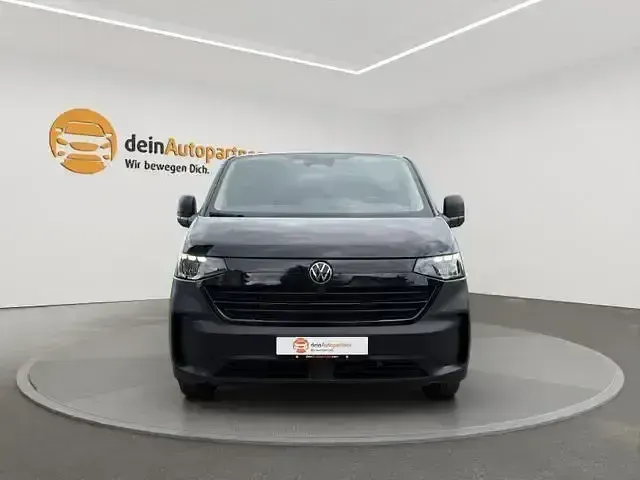 Gebraucht VW T7 150 PS (110 kW) 2025 Midnight black Van