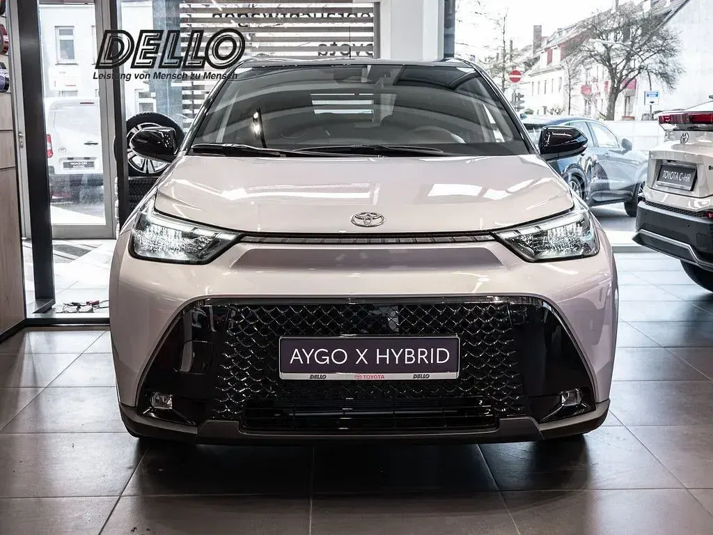Neu Toyota Aygo X 116 PS (85 kW) 2026 Schwarz SUV