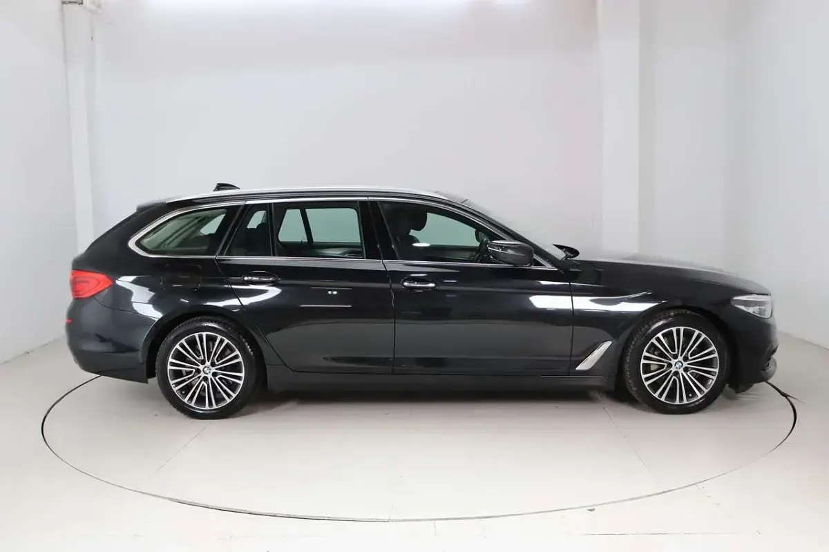 Gebraucht BMW 530 Sport Line 265 PS (194 kW) 2017 Schwarz Kombi
