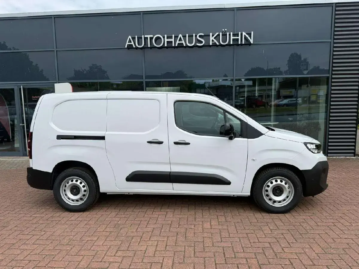 Neu Citroën Berlingo 131 PS (96 kW) 2026 Eisweiß Van / Kleinbus