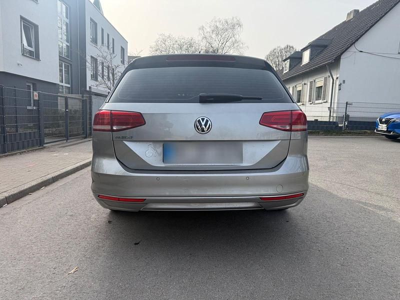 Gebraucht VW Passat 150 PS (110 kW) 2015 Grau Kombi