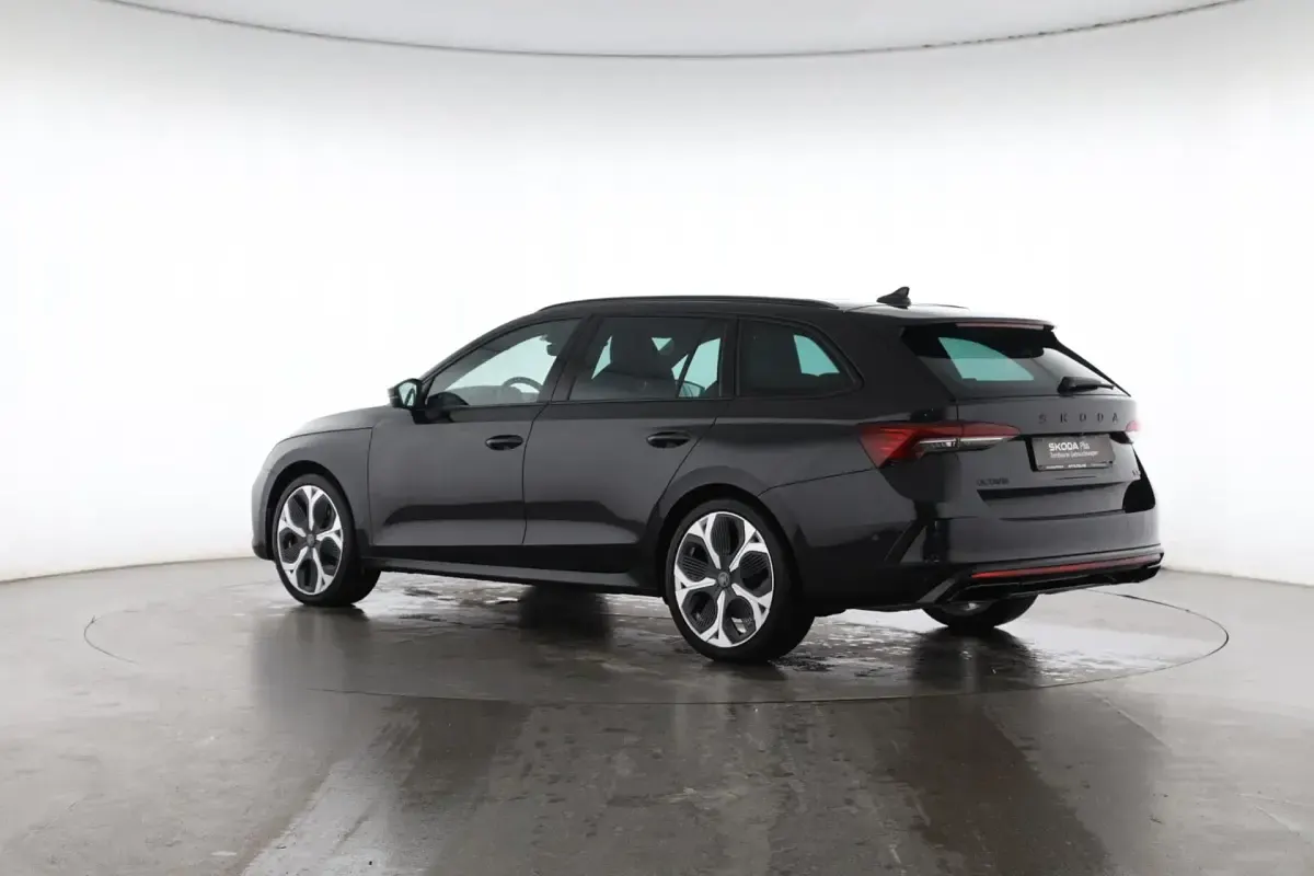 Gebraucht Skoda Octavia RS 265 PS (194 kW) 2025 Schwarz magic perleffekt Kombi