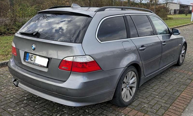Gebraucht BMW 520 163 PS (119 kW) 2009 Grau Kombi