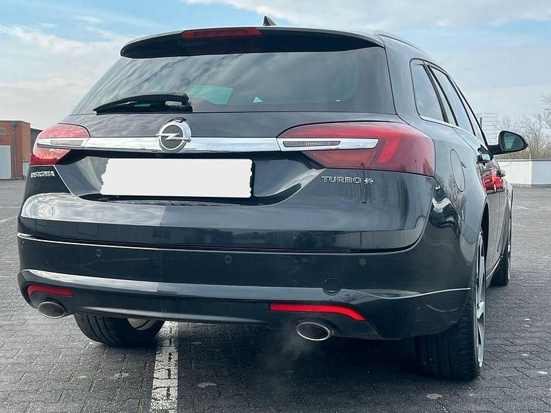 Gebraucht Opel Insignia Sport 250 PS (183 kW) 2016 Schwarz Kombi