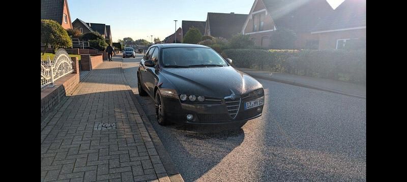Schwarz Gebraucht 2007 Alfa Romeo 159 Distinctive Kombi | 4.000 € (Teuer) - Bild 1/4