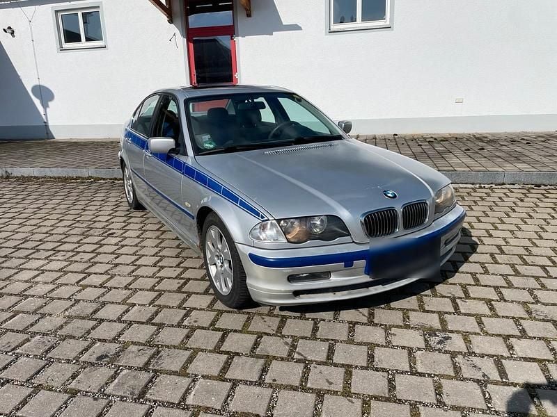 Gebraucht BMW 320 150 PS (110 kW) 1998 Silber Limousine
