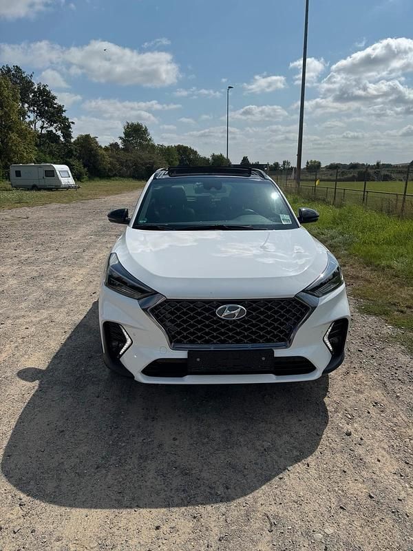Weiß Gebraucht 2020 Hyundai Tucson N Line SUV | 23.500 € (Fairer Preis) - Bild 1/4