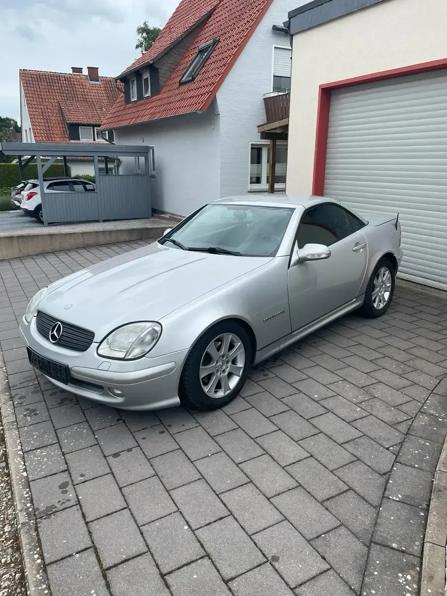 Gebraucht Mercedes SLK230 197 PS (144 kW) 2000 Silber Cabrio