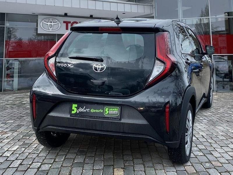 Gebraucht Toyota Aygo Business Edition 72 PS (52 kW) 2024 Black mica / ink Kleinwagen