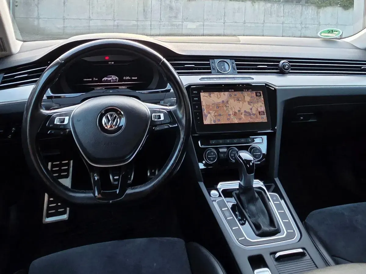 Gebraucht VW Arteon Business 190 PS (139 kW) 2018 Silber Kleinwagen