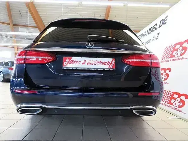 Gebraucht Mercedes E400 Avantgarde 340 PS (250 kW) 2019 Blau Limousine