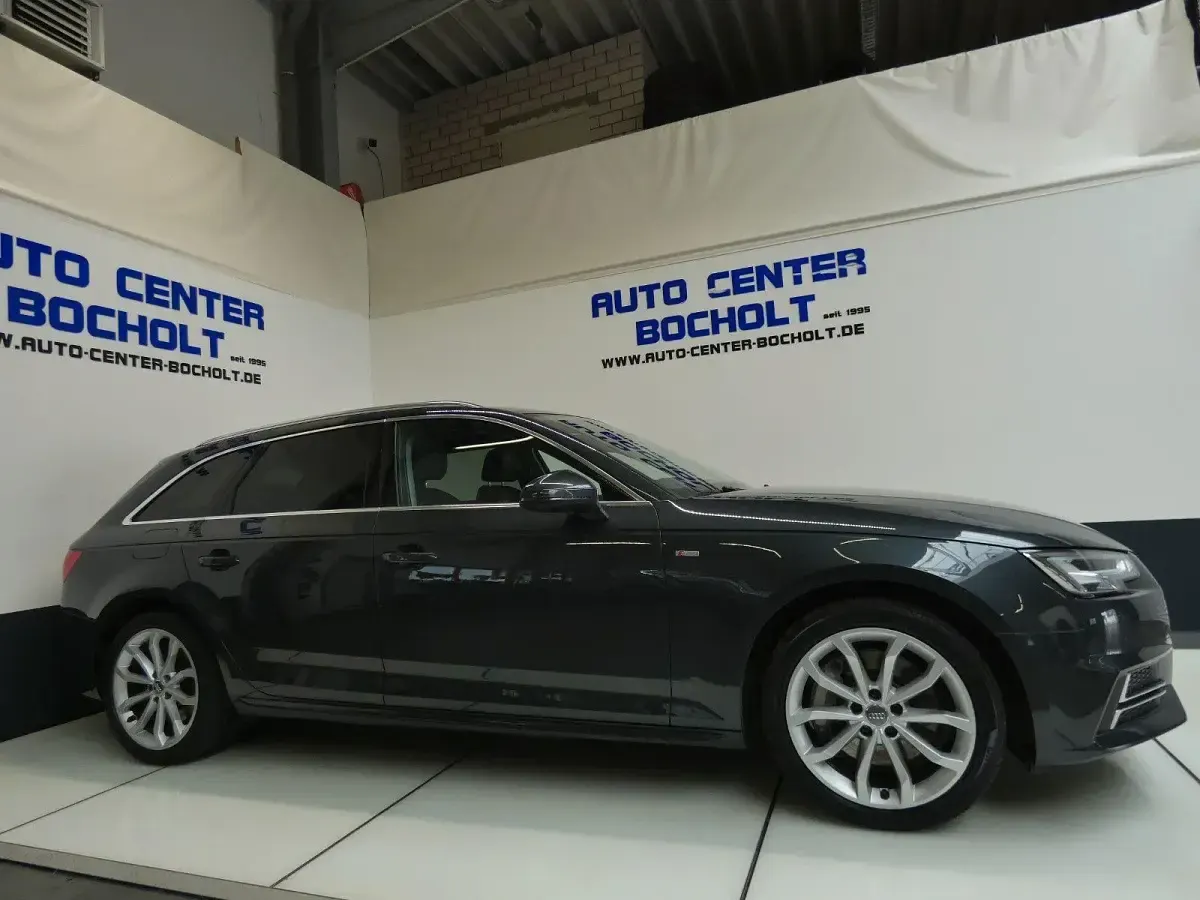 Używany Audi A4 S-Line 252 KM (185 kW) 2017 Szary Kombi