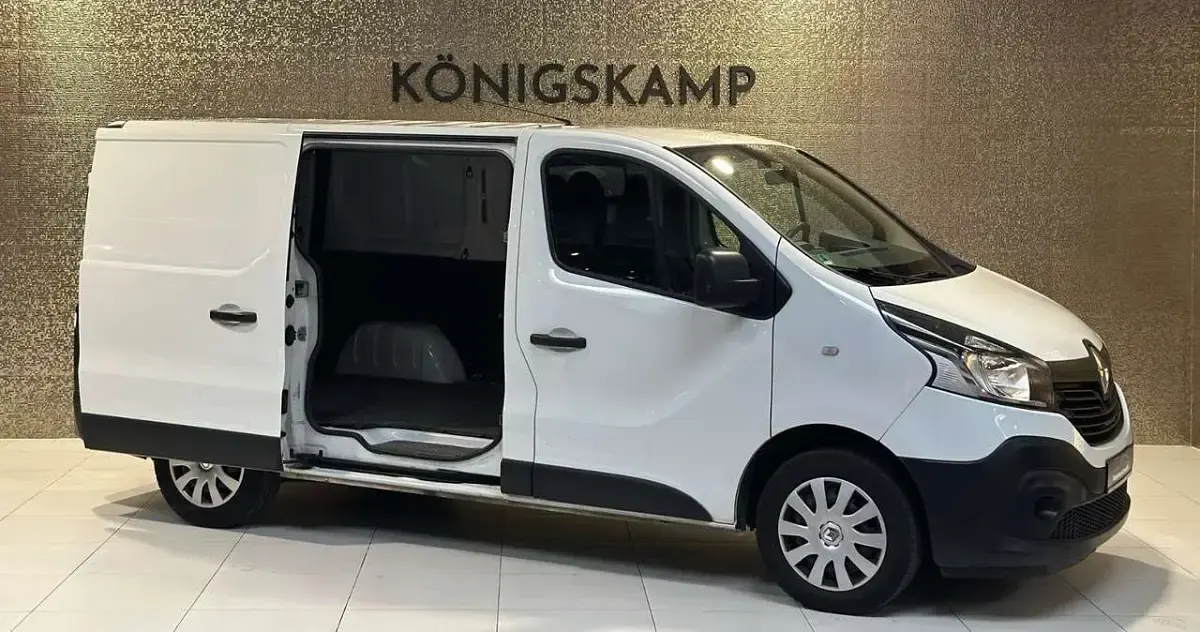 Second-hand Renault Trafic 125 CP (91 kW) 2017 Alb Monovolum