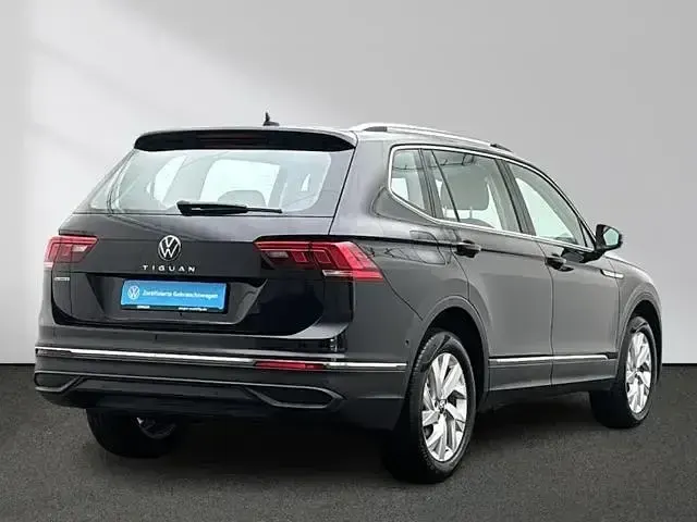 Gebraucht VW Tiguan Allspace Life 150 PS (110 kW) 2022 Schwarz SUV