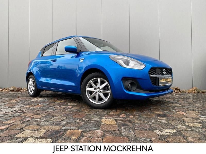 Blau Gebraucht 2022 Suzuki Swift Comfort Kleinwagen | 13.799 € (Fairer Preis) - Bild 1/4