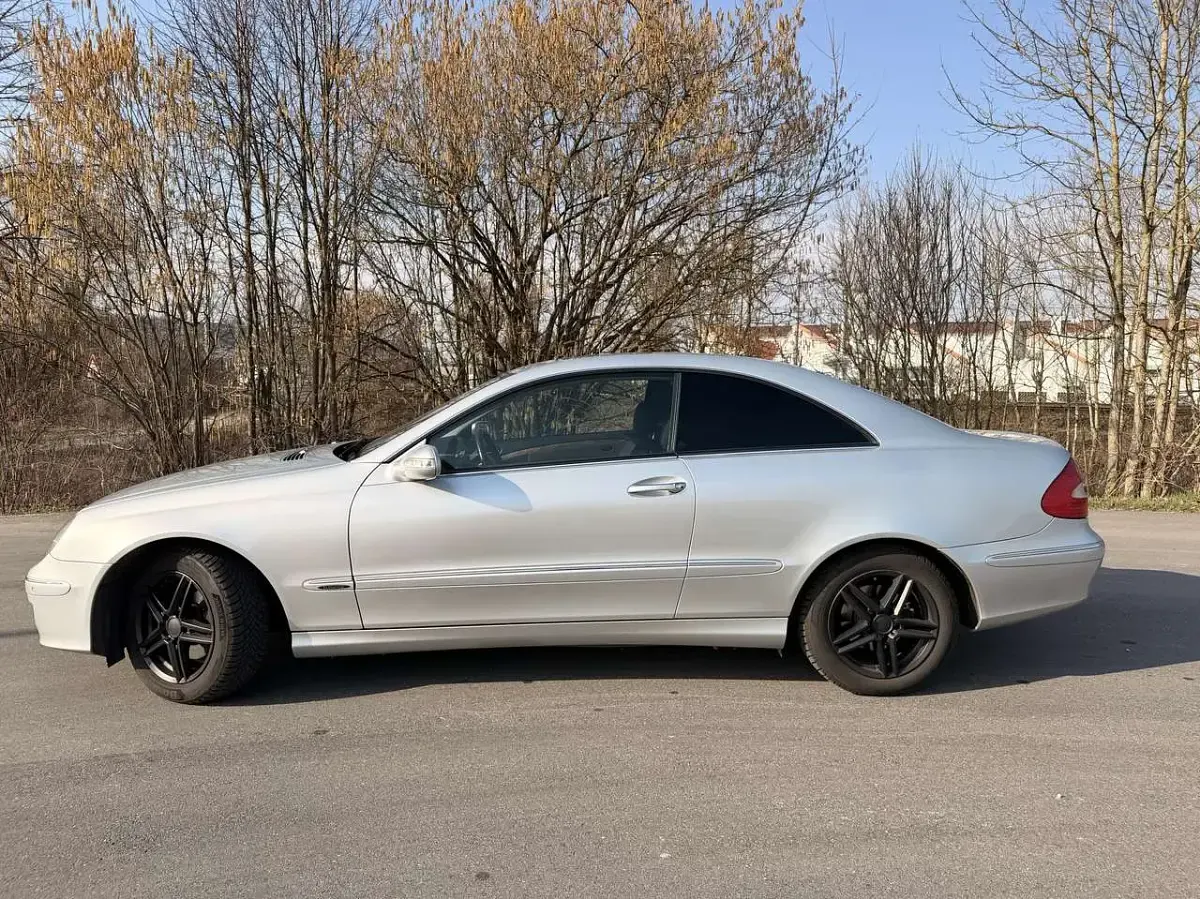 Gebraucht Mercedes CLK220 150 PS (110 kW) 2007 Grau Coupé