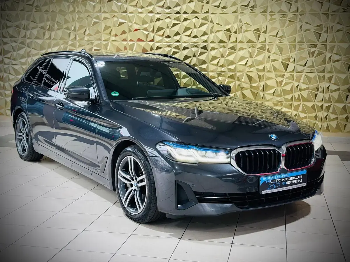 Gebraucht BMW 530 Performance 286 PS (210 kW) 2021 Grau Kombi