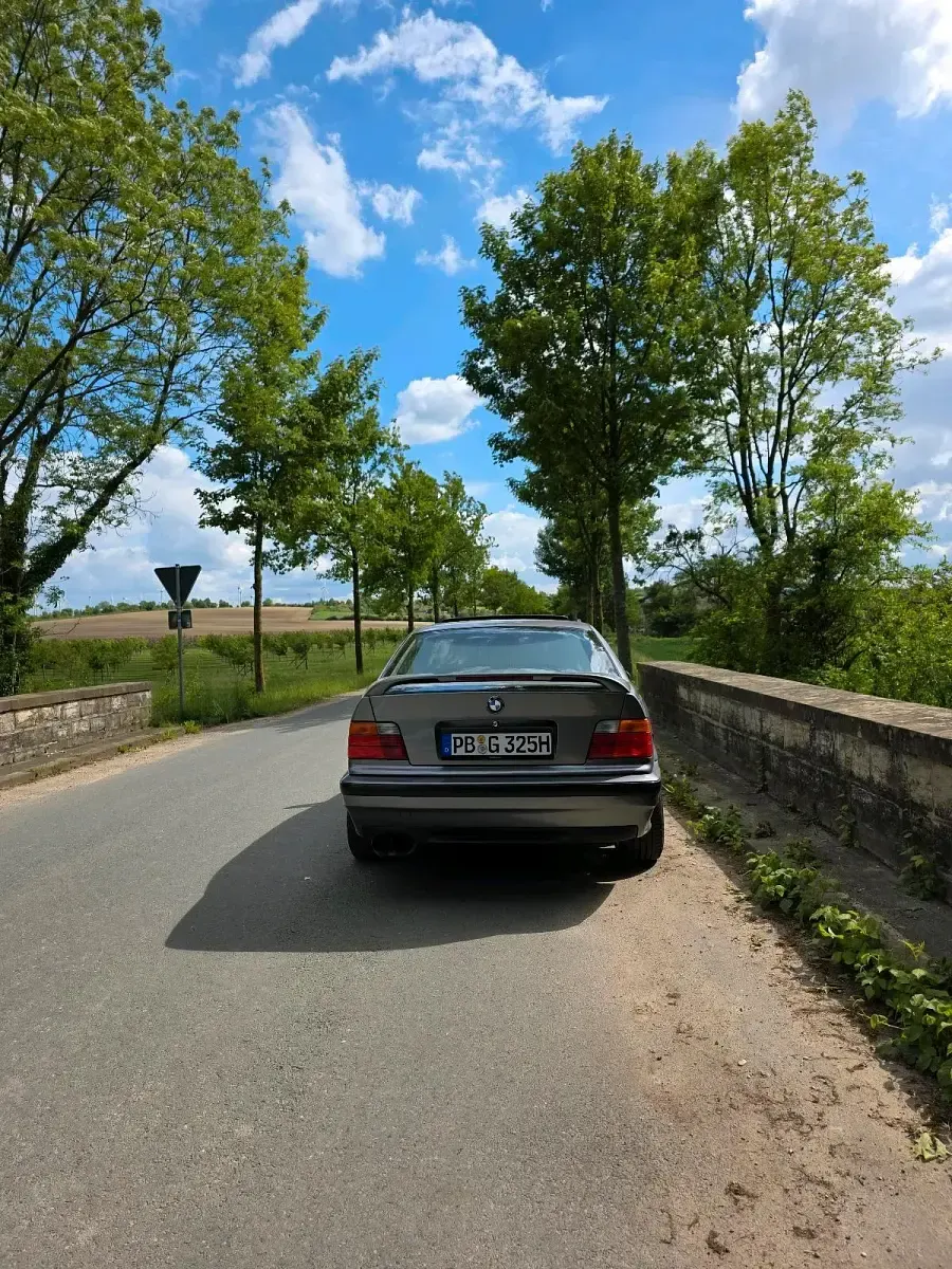 Brugt BMW 325 192 HK (141 kW) 1991 Grå Sedan