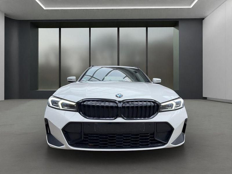 Gebraucht BMW 320 Performance 190 PS (139 kW) 2023 Weiss / alpinweiss iii Kombi