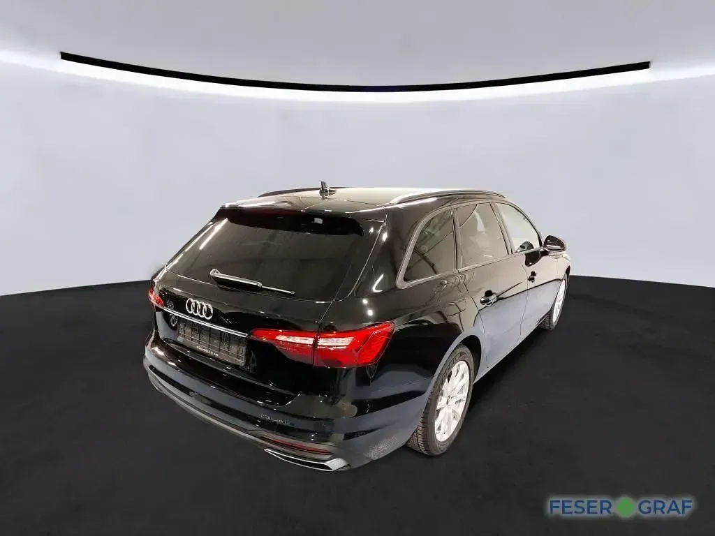 Second-hand Audi A4 150 CP (110 kW) 2022 Negru Break