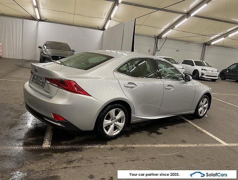 Gebraucht Lexus IS300h 181 PS (133 kW) 2018 Silber Limousine