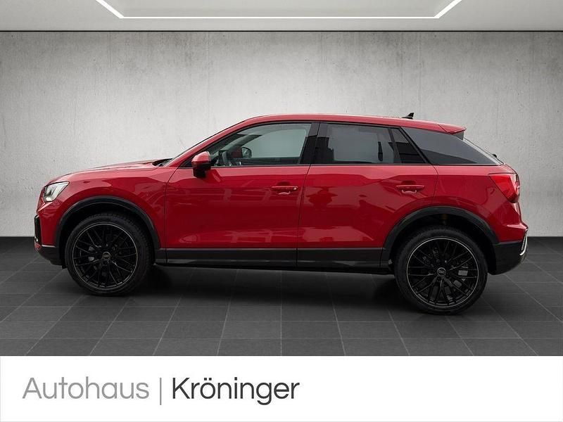 Neu Audi Q2 Advanced Plus 150 PS (110 kW) 2026 Rot SUV