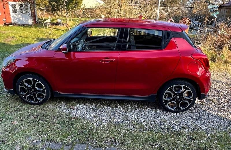 Rot Gebraucht 2019 Suzuki Swift Sport Coupé | 12.900 € - Bild 1/4