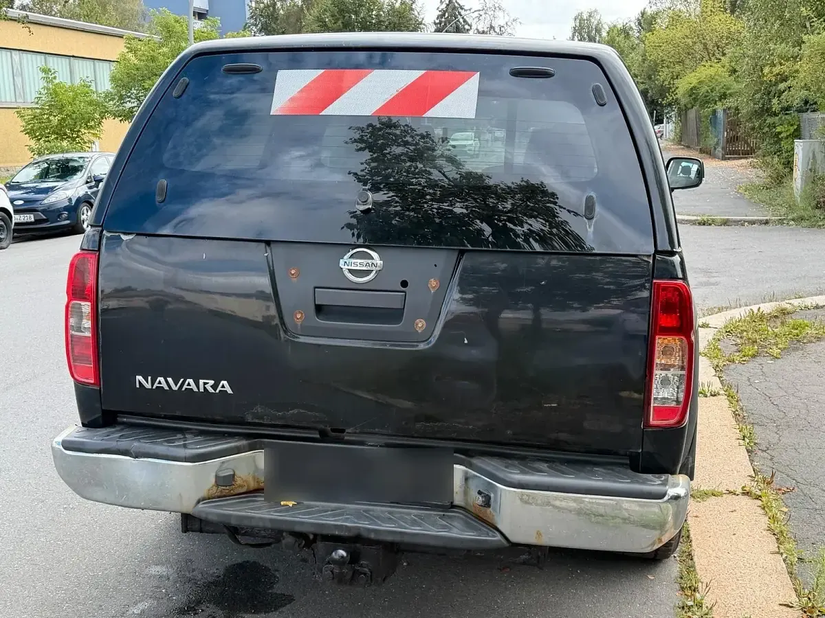 Gebraucht Nissan Navara 190 PS (139 kW) 2012 Schwarz Pickup