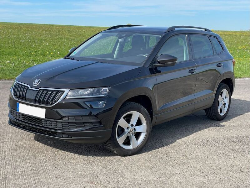 Schwarz Gebraucht 2018 Skoda Karoq Ambition SUV | 17.500 € (Fairer Preis) - Bild 1/4