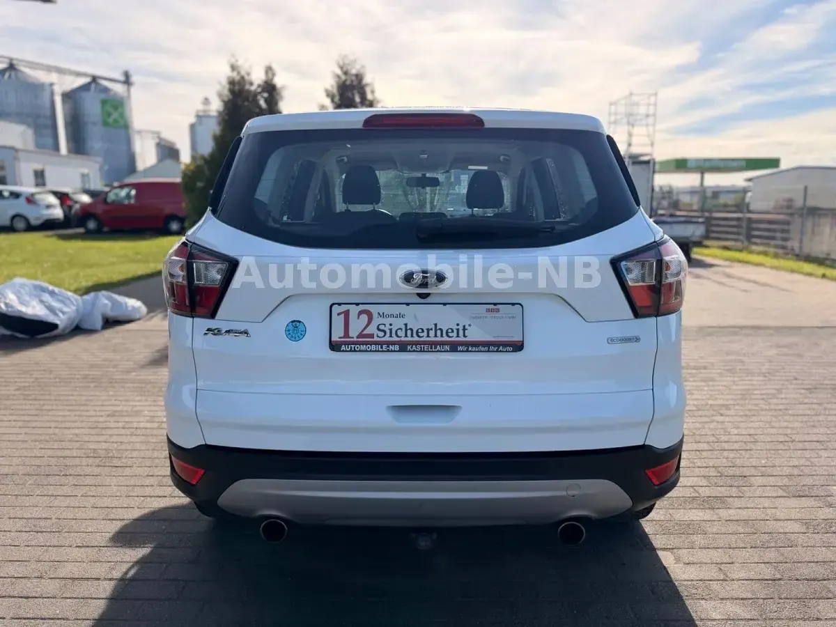 Używany Ford Kuga Trend 120 KM (88 kW) 2018 Biały SUV