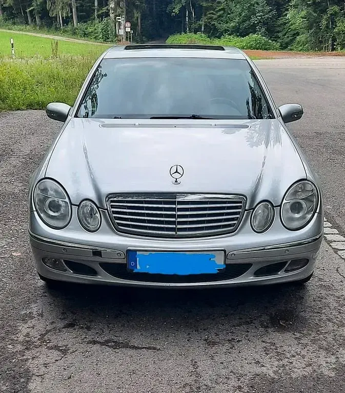 Gebraucht Mercedes E240 Elegance 177 PS (130 kW) 2003 Silber Limousine