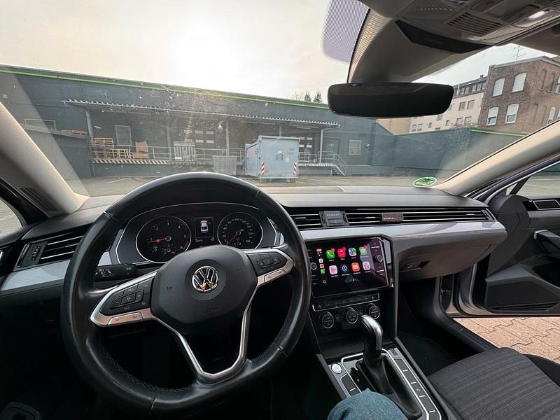 Gebraucht VW Passat 150 PS (110 kW) 2019 Silber Limousine