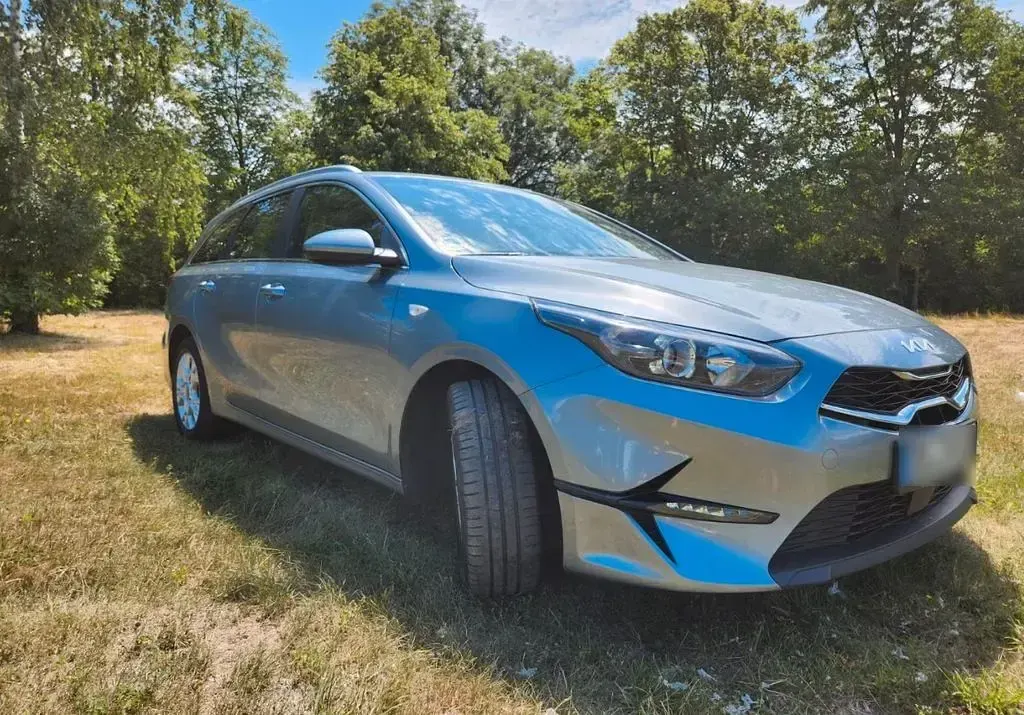 Gebraucht Kia Ceed 136 PS (100 kW) 2022 Silber Kleinwagen