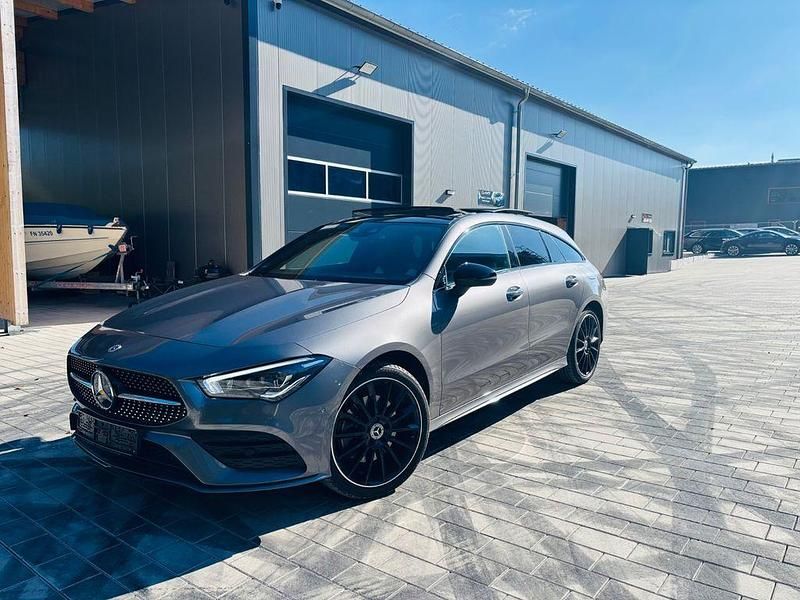 Grau Gebraucht 2022 Mercedes CLA250e Shooting Brake AMG line Kombi | 30.000 € (Fairer Preis) - Bild 1/4