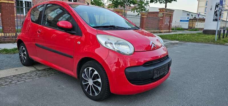 Zu lackieren rot Gebraucht 2007 Citroën C1 Style Kleinwagen | 1.099 € (Guter Preis) - Bild 1/4
