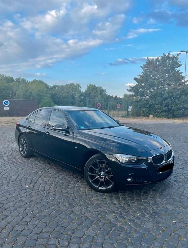 Schwarz Gebraucht 2017 BMW 318 M Sport Limousine | 14.750 € (Superpreis) - Bild 1/4