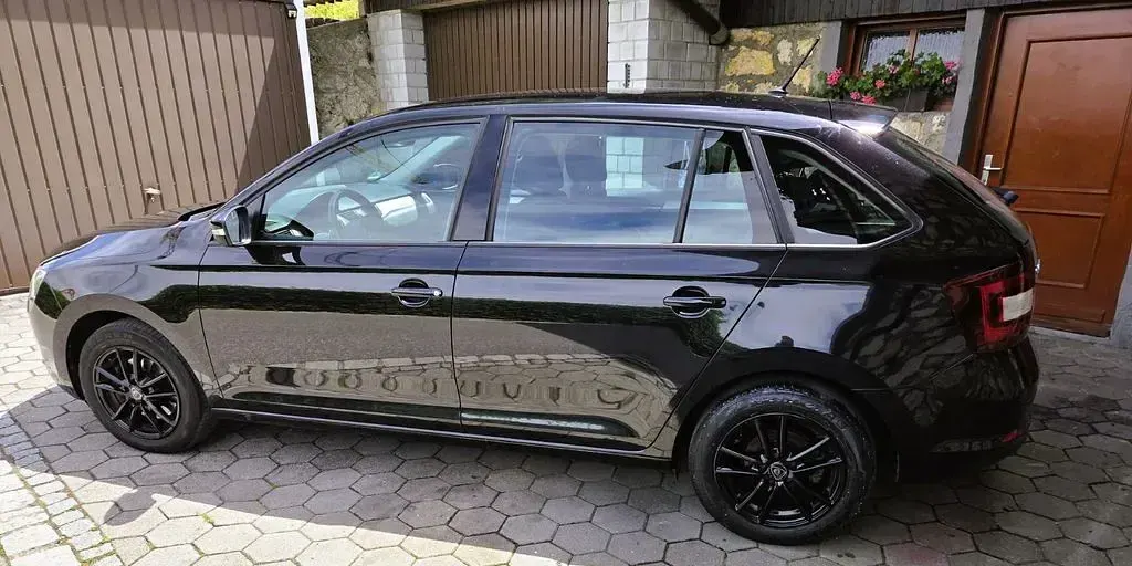Gebraucht Skoda Rapid 110 PS (80 kW) 2019 Schwarz Kleinwagen