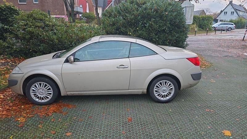 Beige Gebraucht 2008 Renault Mégane Cabriolet Authentique Cabrio | 2.850 € (Etwas zu teuer) - Bild 1/4
