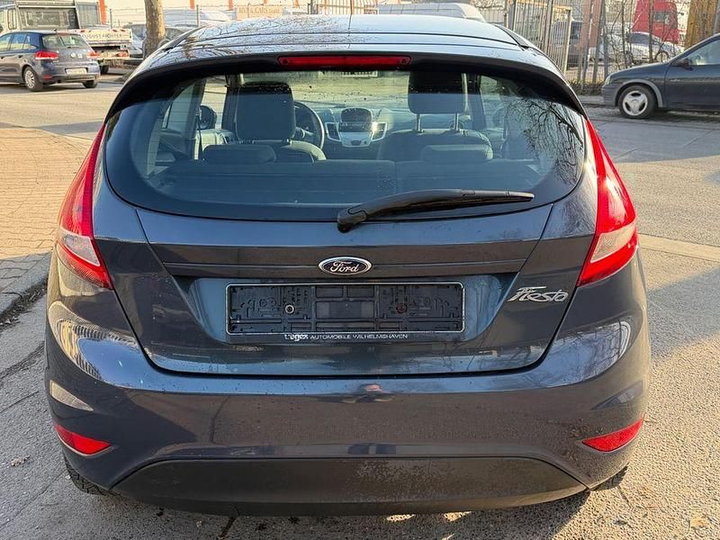 Gebraucht Ford Fiesta Trend 82 PS (60 kW) 2011 Grau Limousine