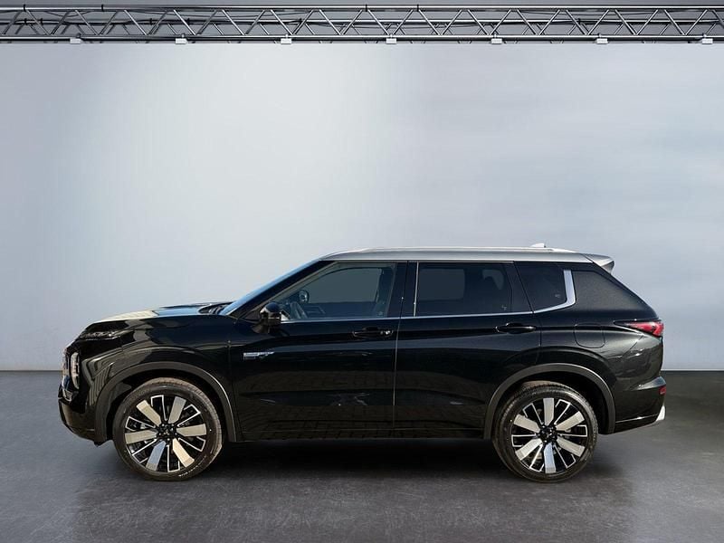 Neu Mitsubishi Outlander P-HEV Top 306 PS (225 kW) 2026 Kristallschwarz / sterlingsilber SUV