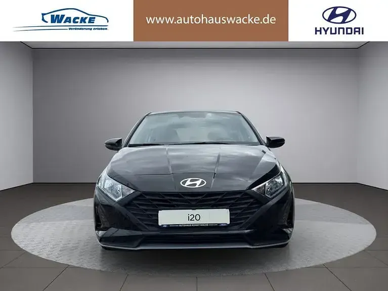Gebraucht Hyundai i20 Select 79 PS (58 kW) 2025 Schwarz Limousine
