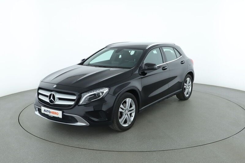 Schwarz Gebraucht 2016 Mercedes GLA180 Urban SUV | 16.320 € (Fairer Preis) - Bild 1/4