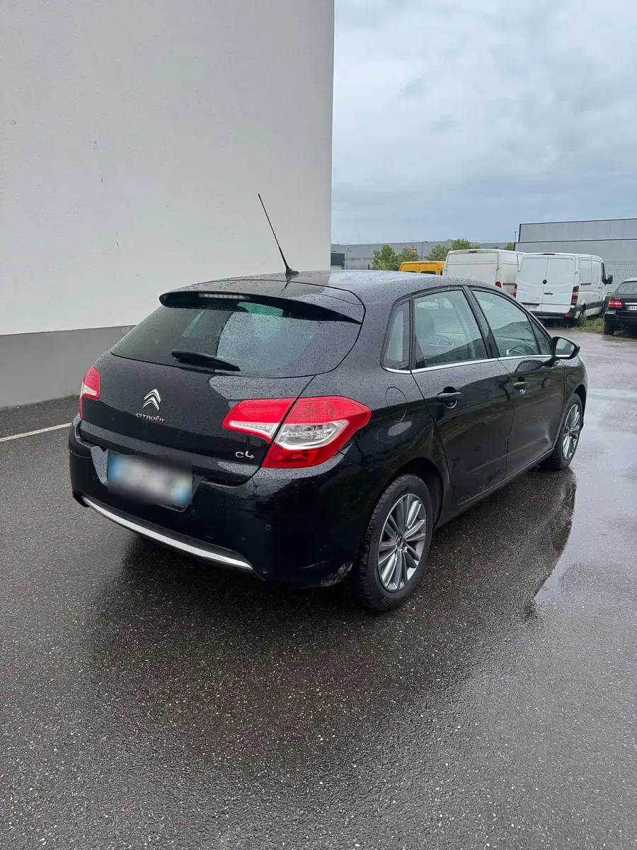 Gebraucht Citroën C4 112 PS (82 kW) 2012 Schwarz Kleinwagen