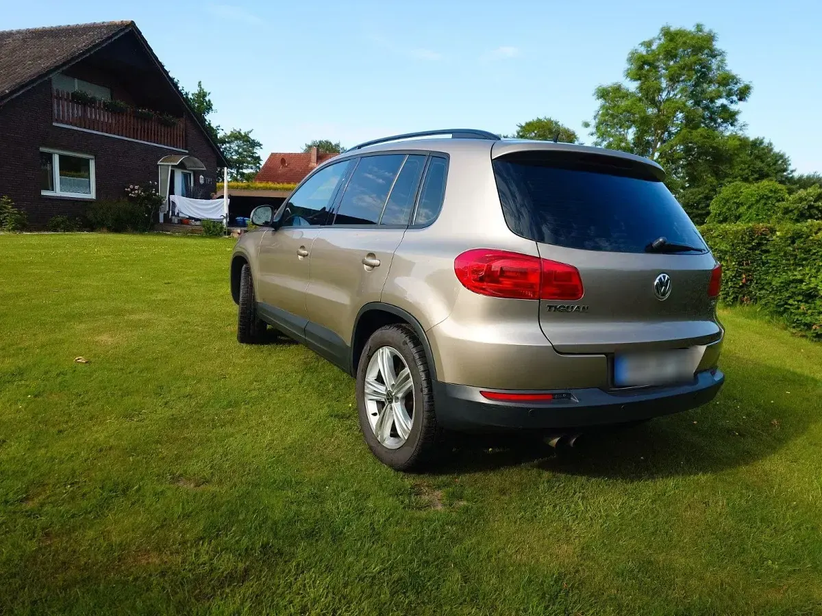 Gebraucht VW Tiguan Trendline 110 PS (80 kW) 2012 Gold SUV