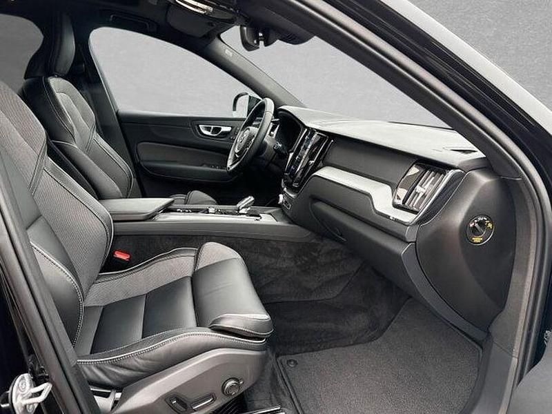 Gebraucht Volvo XC60 Plus 349 PS (256 kW) 2025 Onyx schwarz SUV