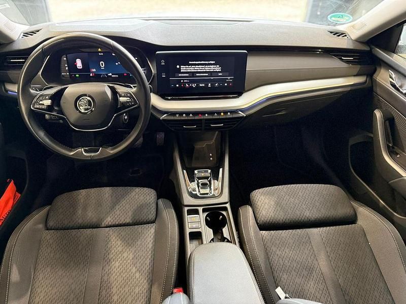 Gebraucht Skoda Octavia Clever 150 PS (110 kW) 2022 Silber Limousine