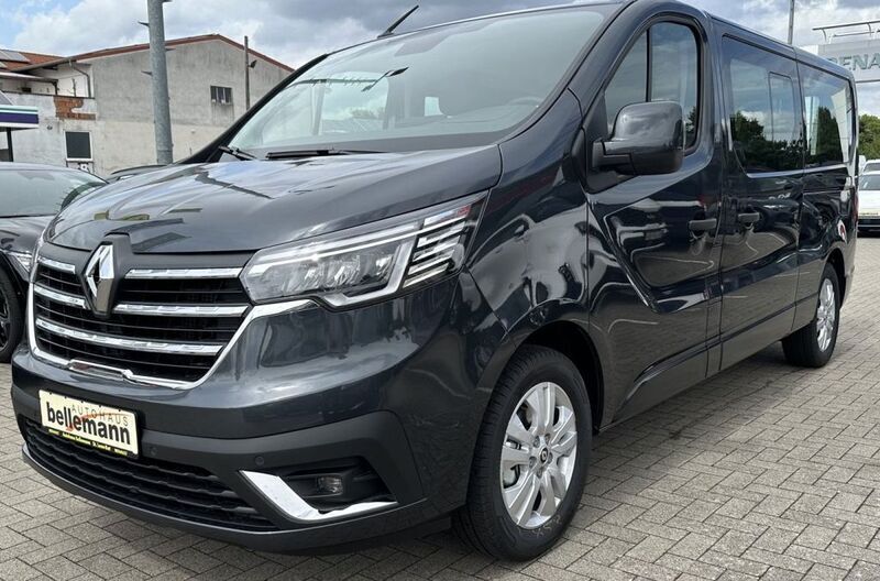Grau Neu 2024 Renault Trafic Life Van | 43.950 € (Fairer Preis) - Bild 1/4